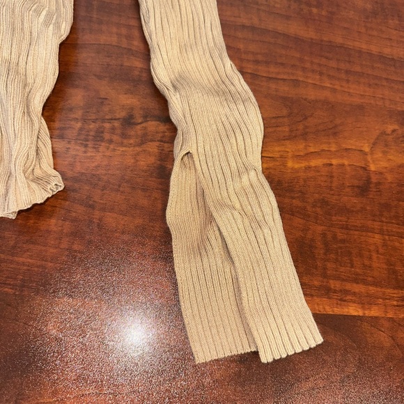 Amazon Sweater - Picture 2 of 3